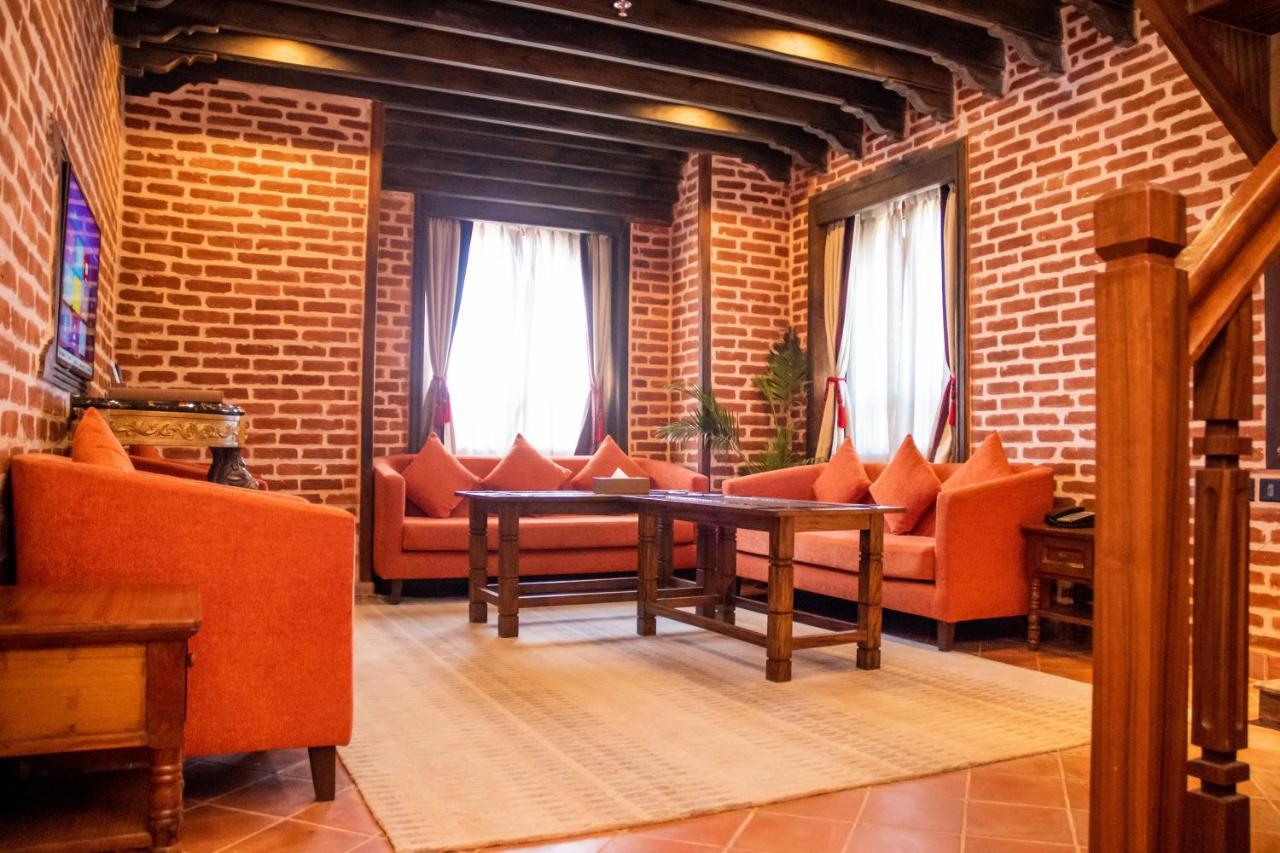 Basera Boutique Hotel Catmandu Exterior foto The interior of the hotel